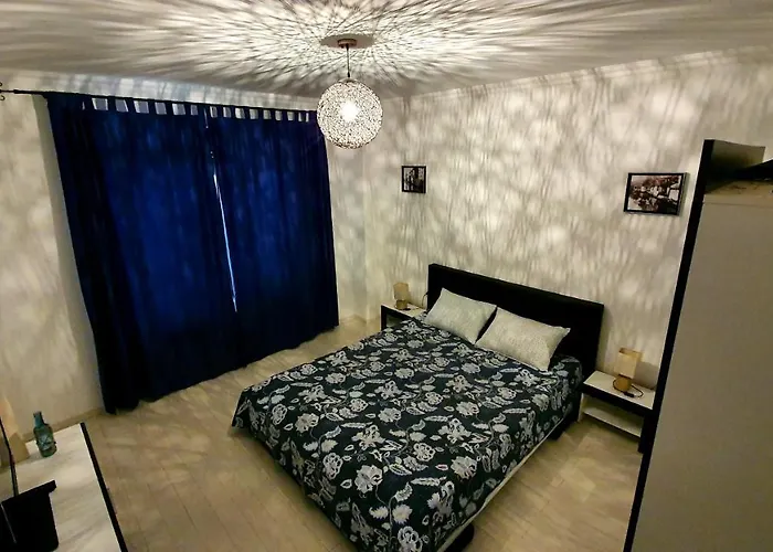 Διαμέρισμα Solid Mamaia