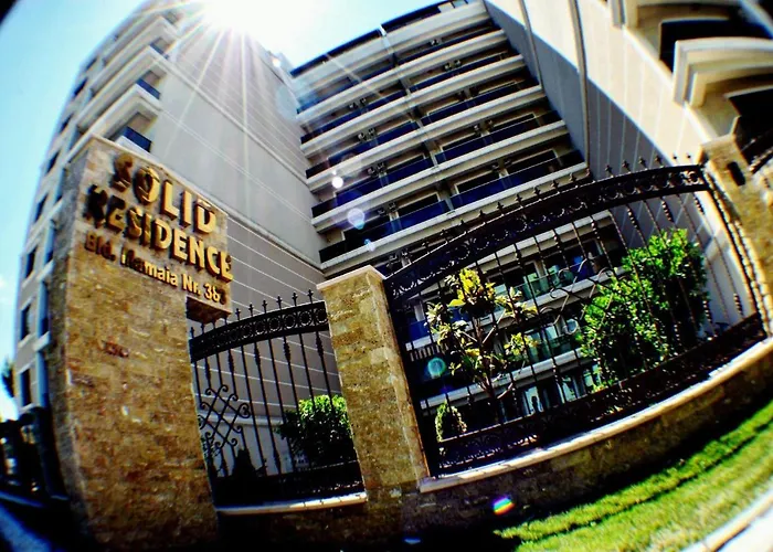 Διαμέρισμα Solid Mamaia